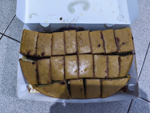 Martabak manis di box